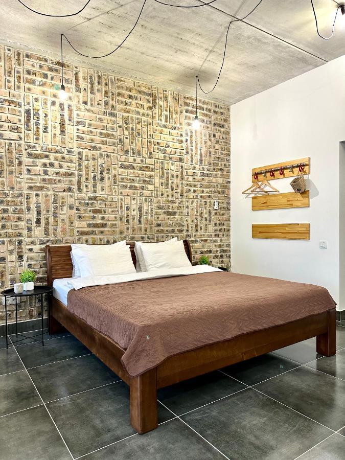 Designer Apartments In The City Center Rivne Esterno foto