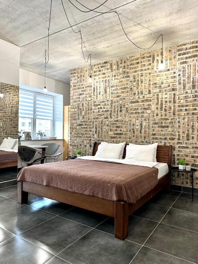 Designer Apartments In The City Center Rivne Esterno foto