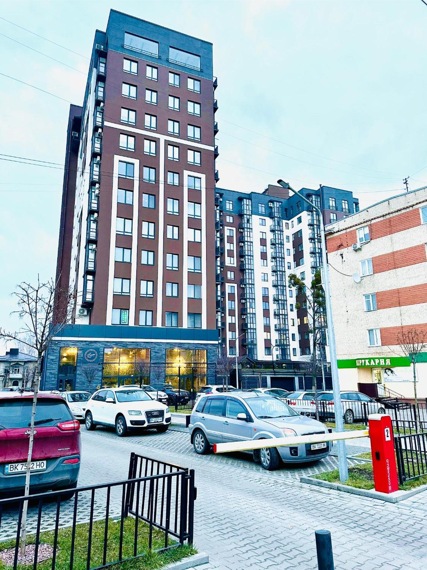 Designer Apartments In The City Center Rivne Esterno foto
