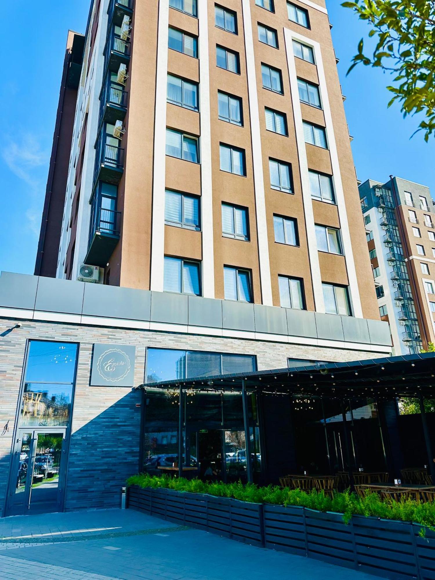 Designer Apartments In The City Center Rivne Esterno foto