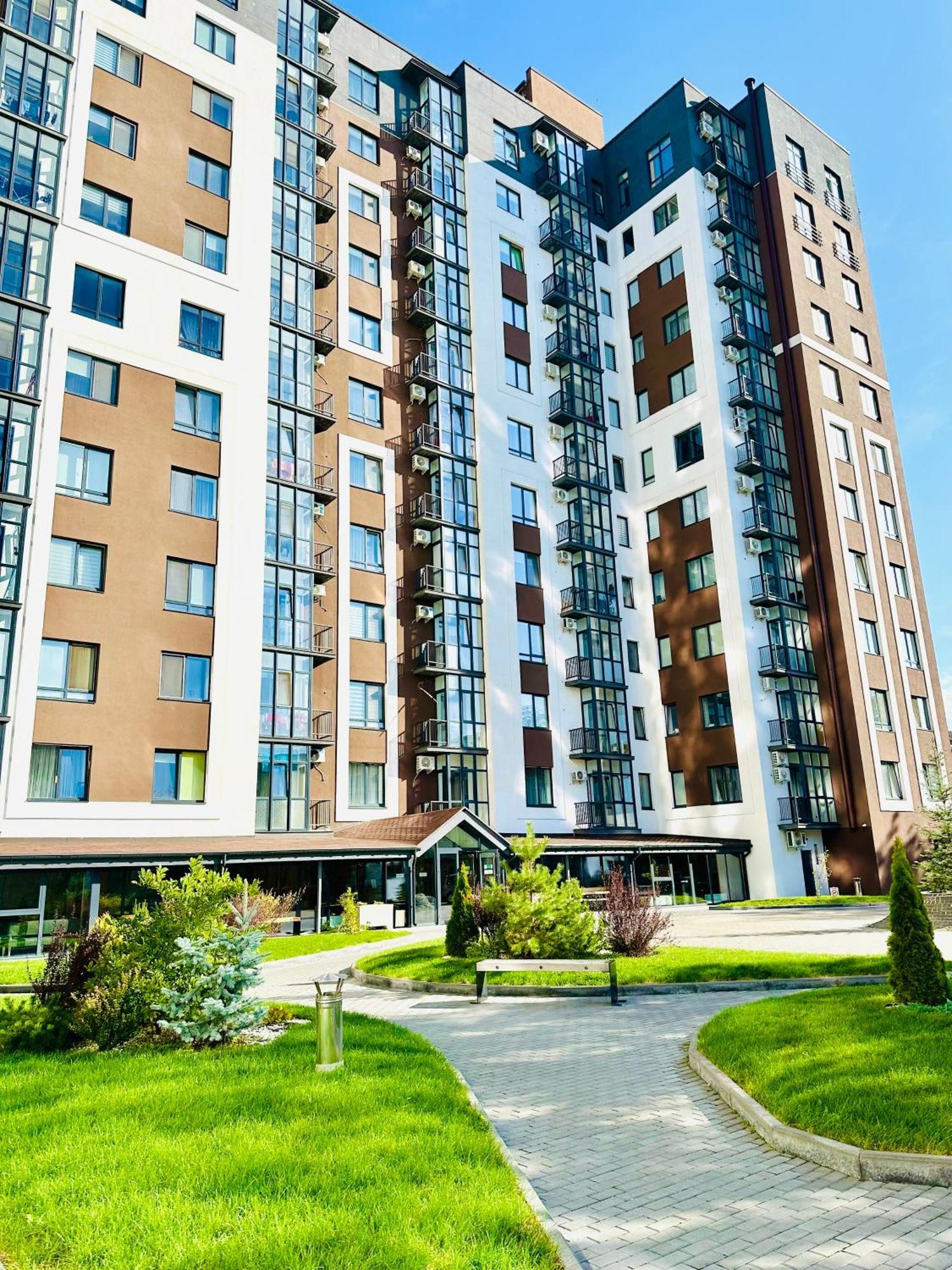 Designer Apartments In The City Center Rivne Esterno foto